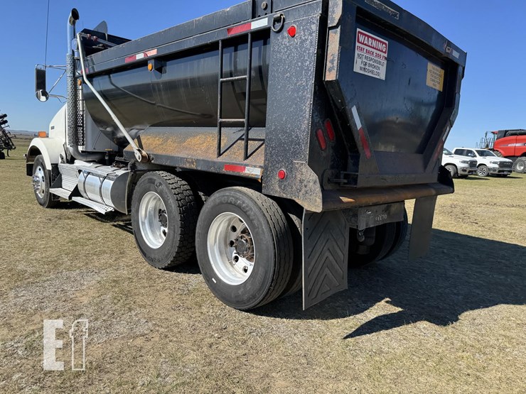 2011-kenworth-t800-image-5