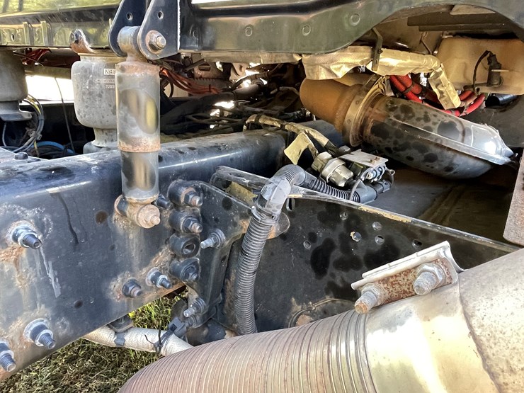 #1666-•-2019-freightliner-cascadia-semi-tractor-(title-in-delay)-image-47