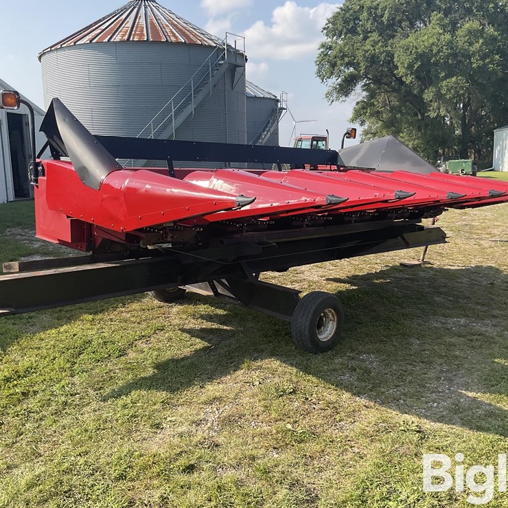 1995 Case IH 1063 6R30 Corn Head W/Cart