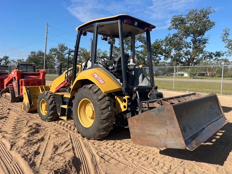 2018-caterpillar-415f2-il-image-2