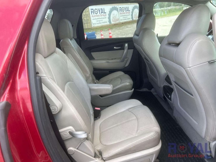 2012-gmc-acadia-suv-image-25