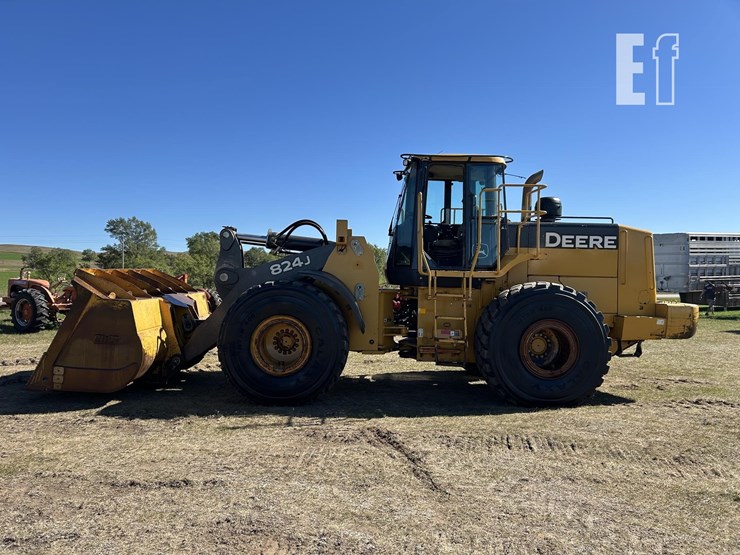 2003-deere-824j-image-4