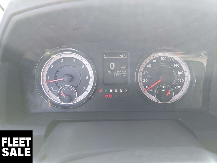 2018-ram-1500-slt-image-8