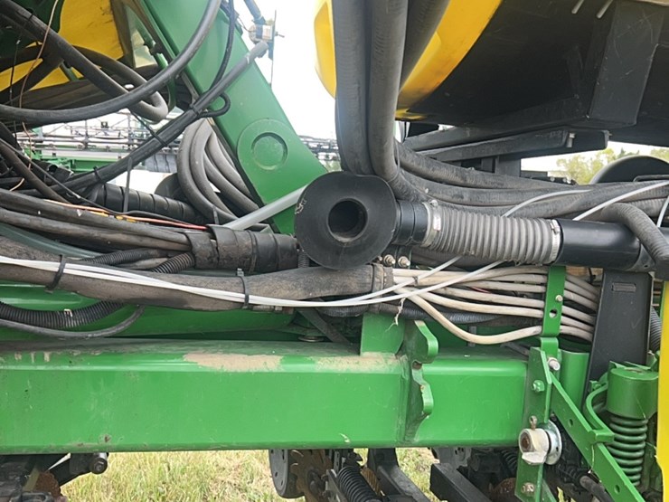 john-deere-16-image-60