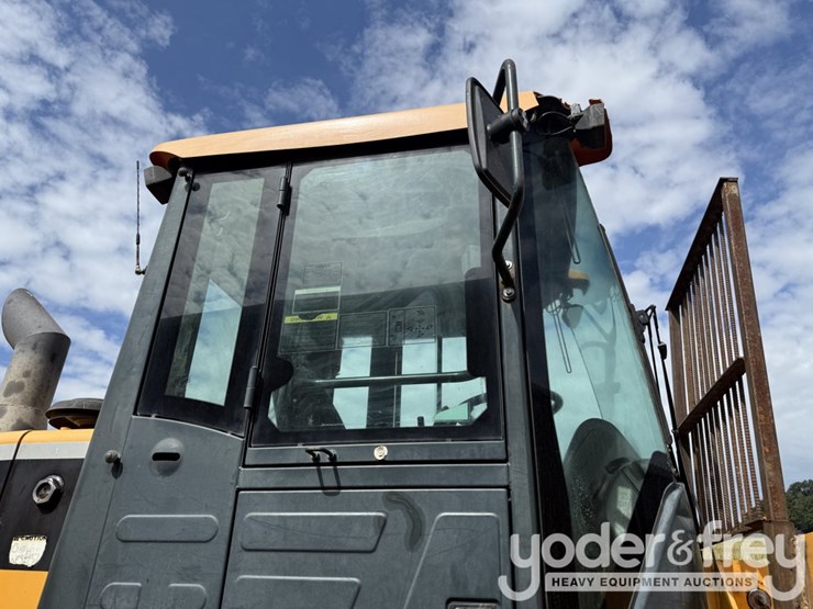 2011-hyundai-hl740-9-image-34