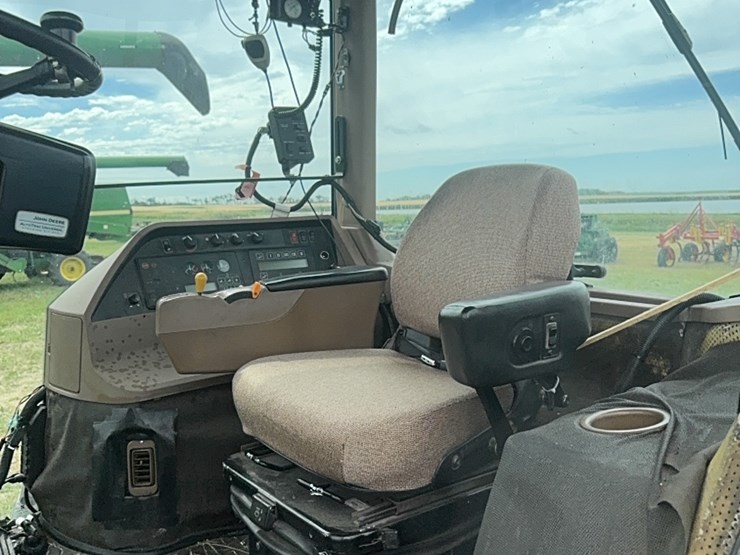 john-deere-8300-image-22