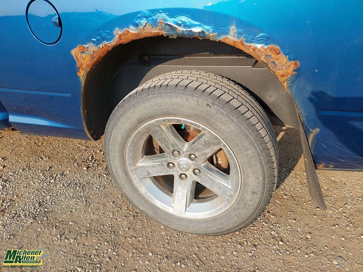 2011-ram-1500-st-image-25