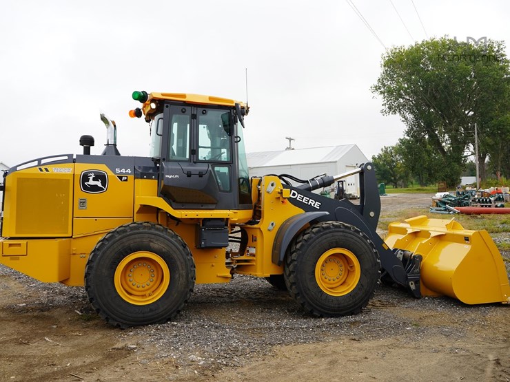 2024-deere-544-image-4