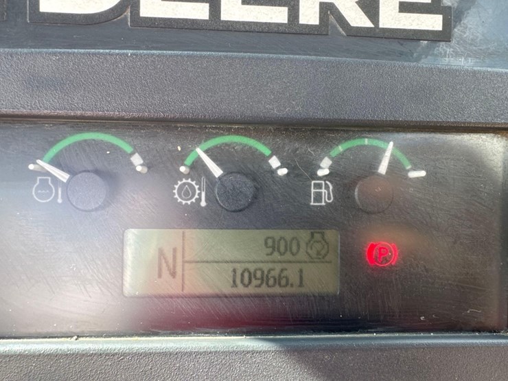 2018-deere-410l-image-29