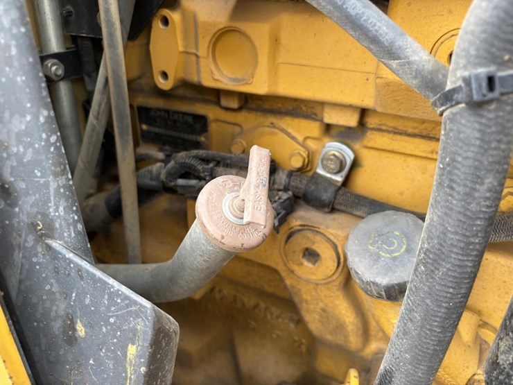 2012-deere-210lj-image-48