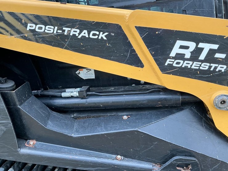 2017-asv-posi-track-rt120f-image-16