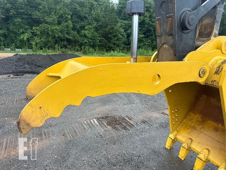 2021-deere-245g-lc-image-14