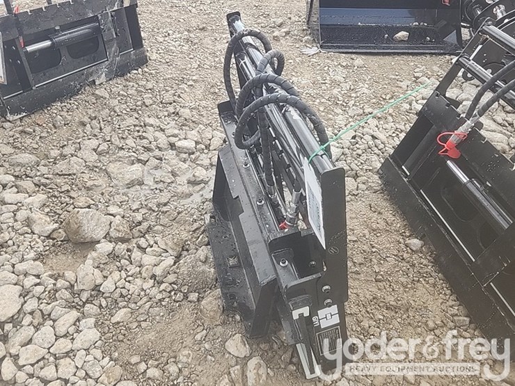 unused-2025-side-shift-forks-to-suit-mini-skidsteer-image-1