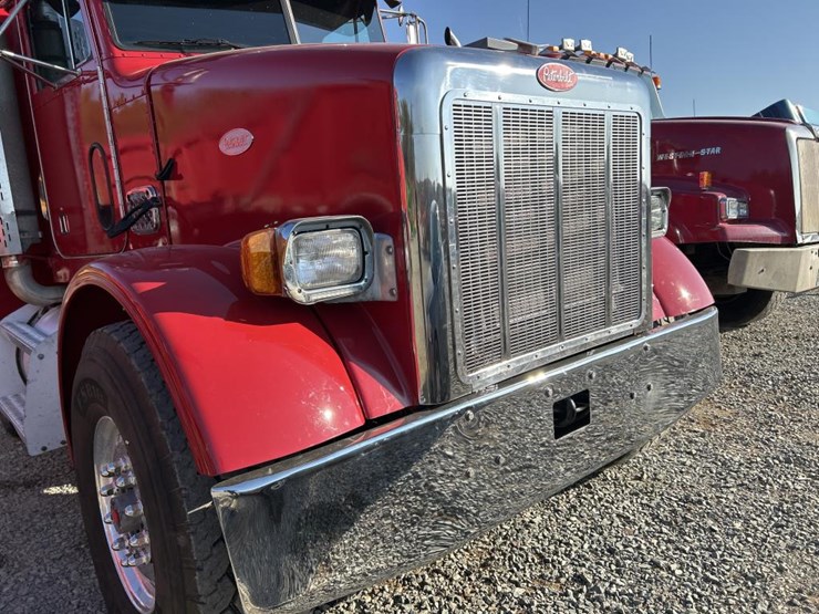2002-peterbilt-357-image-11