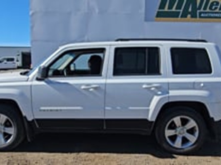 2013-jeep-patriot-image-24