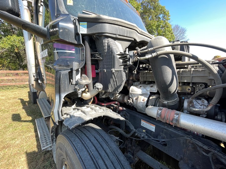 #1666-•-2019-freightliner-cascadia-semi-tractor-(title-in-delay)-image-19