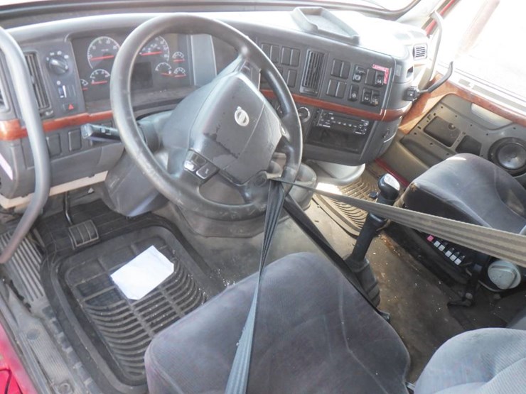 2006-volvo-vnl780-image-10