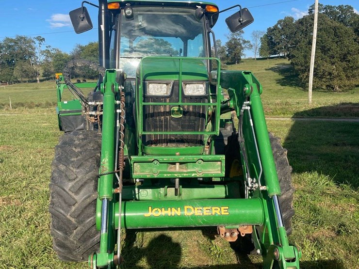 2022-john-deere-6135e-image-32