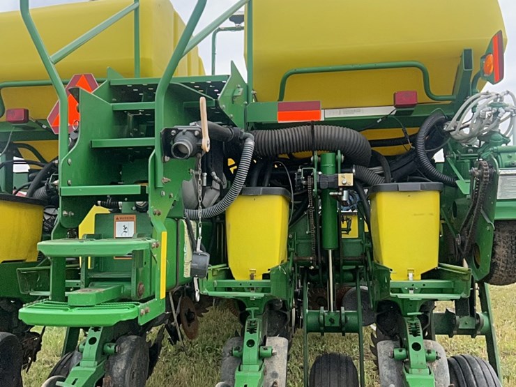 john-deere-16-image-44