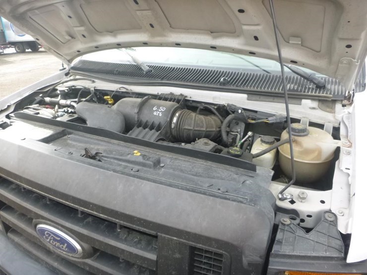 2010-ford-e450-image-17