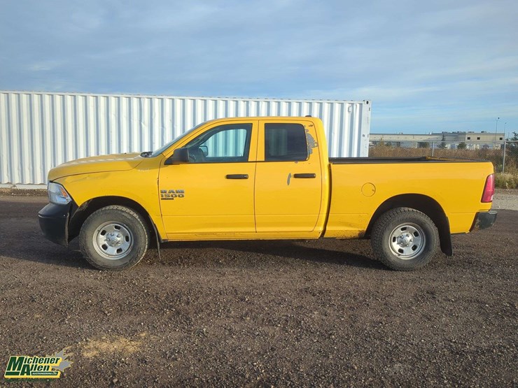 2019-ram-1500-classic-image-34