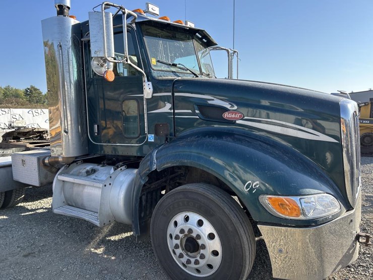 2009-peterbilt-386-image-16
