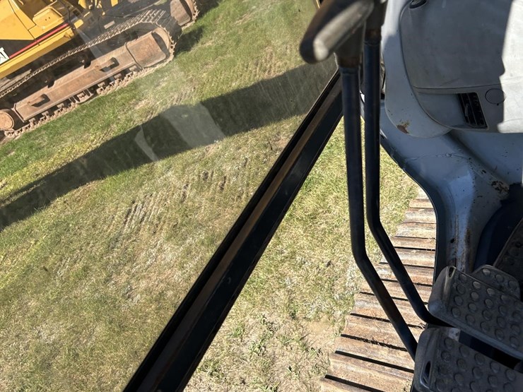 deere-200-lc-image-79