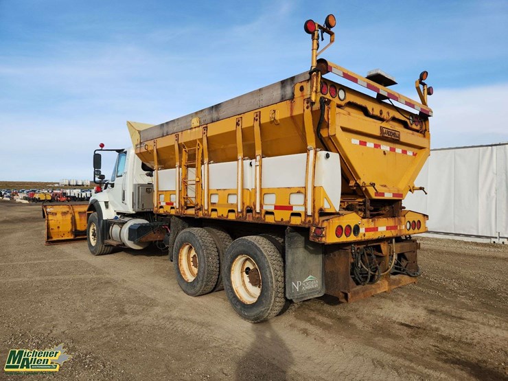 2016-international-workstar-7400-image-2