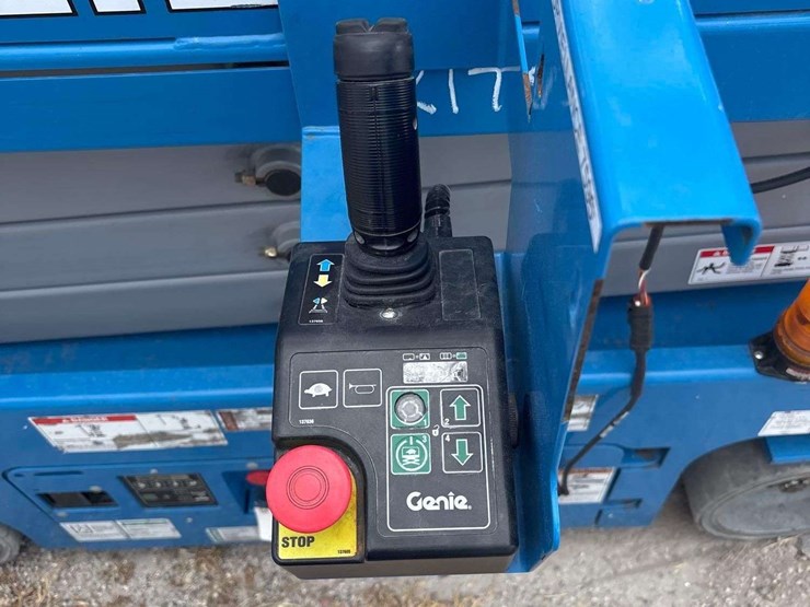 electric-scissor-lift-image-6