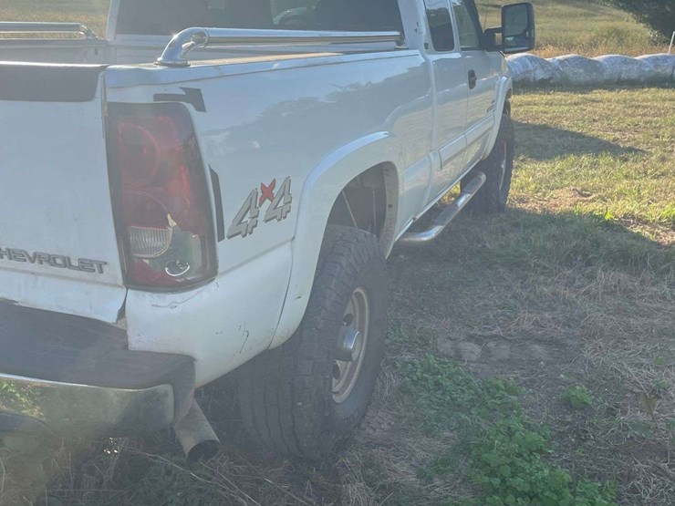 2003-chevrolet-2500-image-10