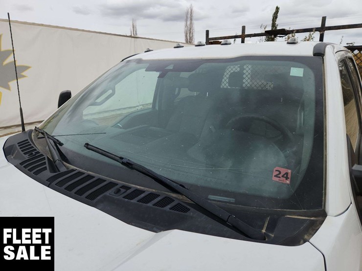 2021-ford-f350-image-38