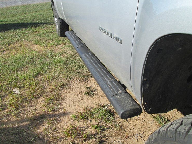 2011-gmc-2500hd-image-18