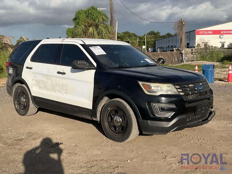 2016-ford-explorer-image-3