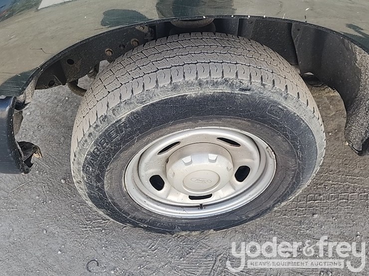2015-ford-f250-xl-image-11