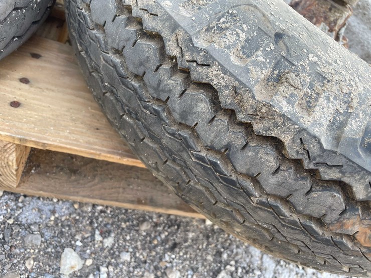 #1931-•-(2)-tires-image-5