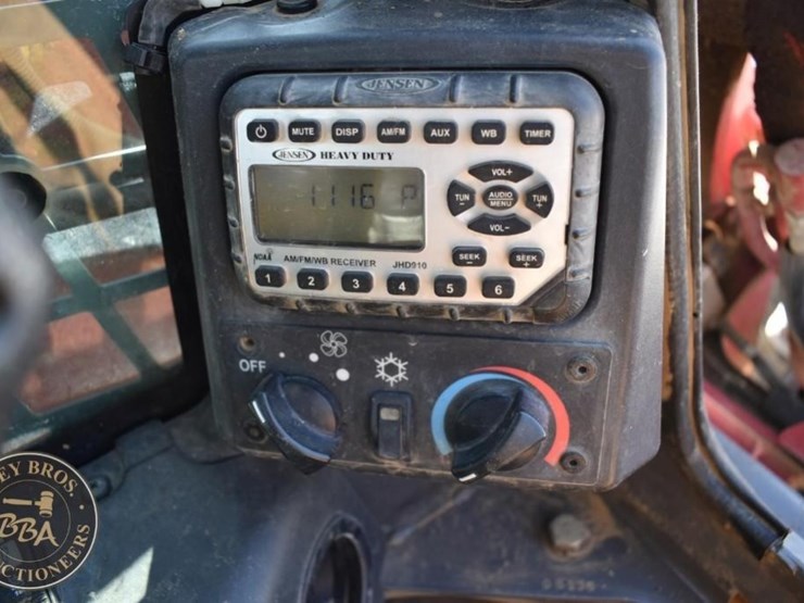 2020-takeuchi-tl12r2-image-55
