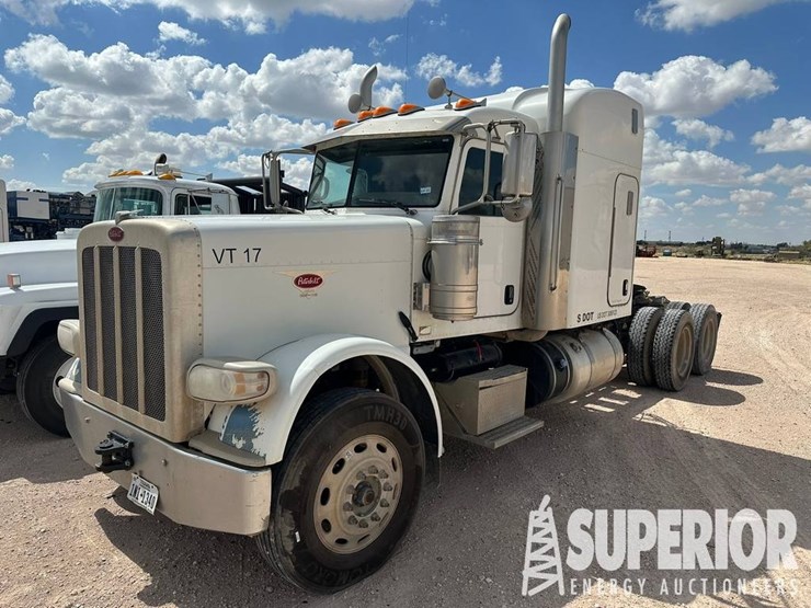 2014-peterbilt-389-image-1