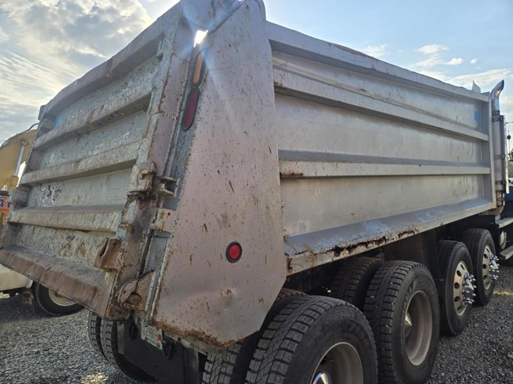 1997-mack-cl700-image-16