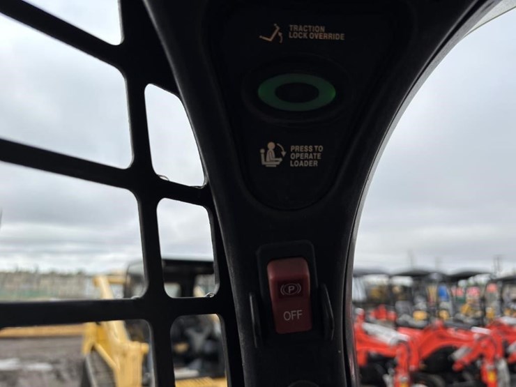 2021-bobcat-t770-image-30