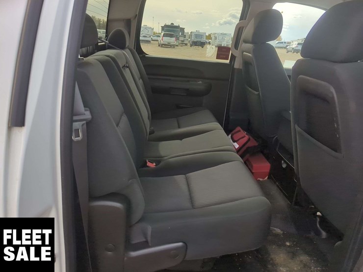 2013-chevrolet-silverado-1500-image-17