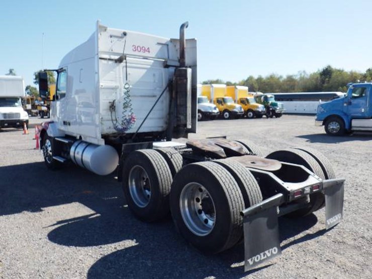 2009-volvo-vnl-630-image-8