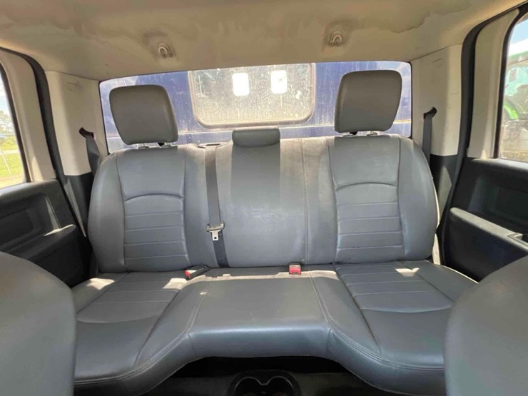 2015-dodge-ram-4500-image-33