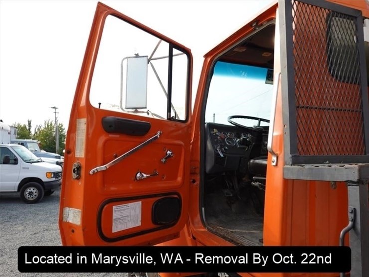 ford-l8000-image-21