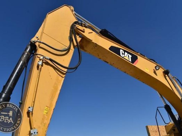 2015-caterpillar-328d-lcr-image-50