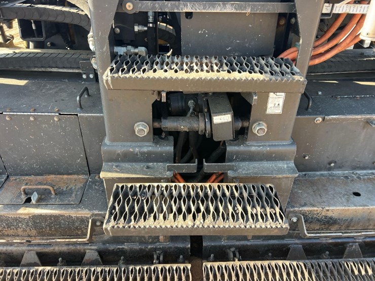 2017-caterpillar-ap-555f-image-19