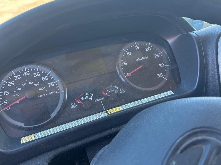 2019-hino-268-image-39