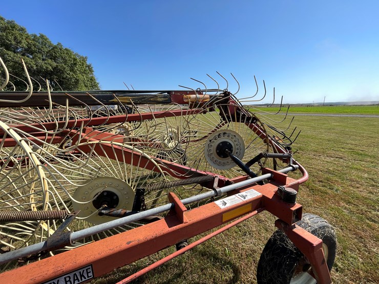#1670-•-h&s-hi-capacity-wheel-rake-image-22