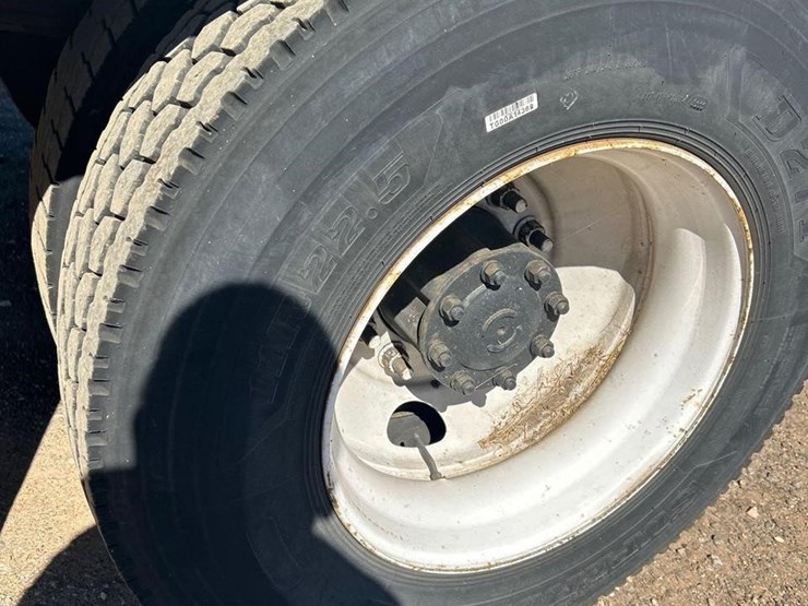 2019-hino-268-image-5