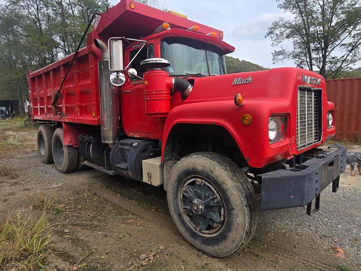 1989-mack-rd690sx-image-2