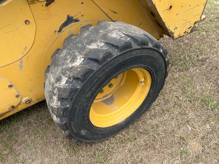 2017-caterpillar-246d-image-7